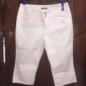 White Capri pants