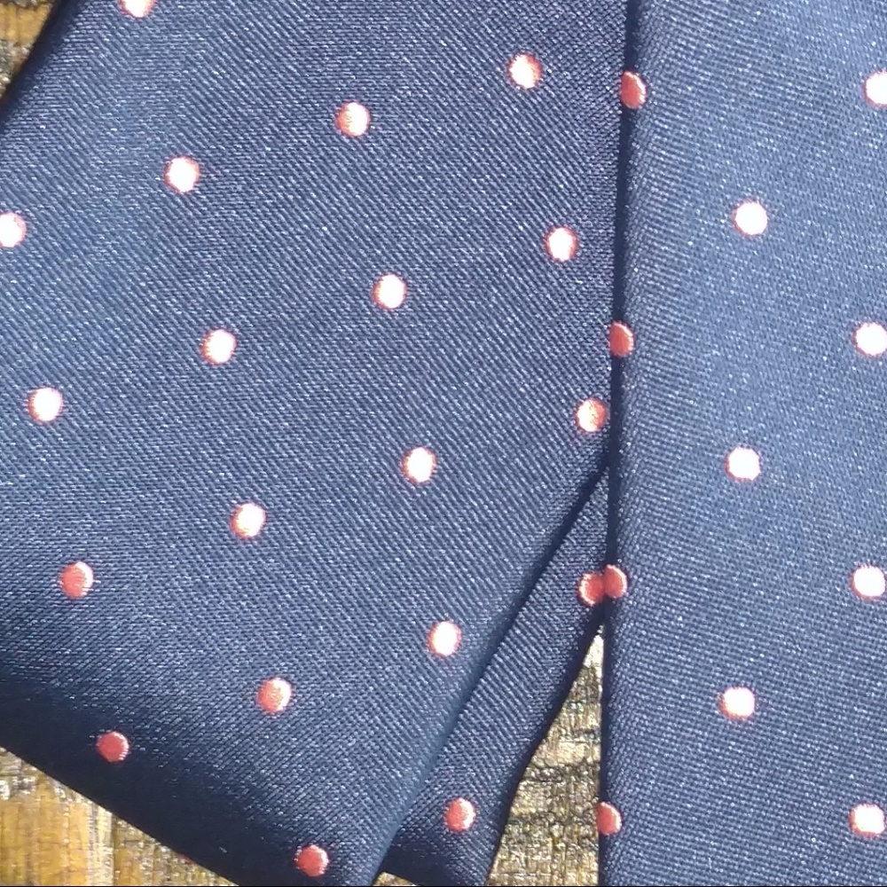 New Men's Navy & Pink Polka Dot Tie - Picture 2 of 4