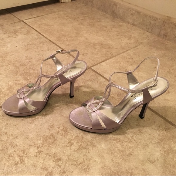 The Touch of Nina Shoes - Picture 3 of 6