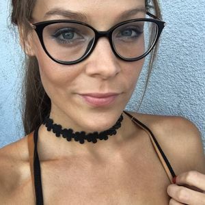 Meet your Posher, Virginia