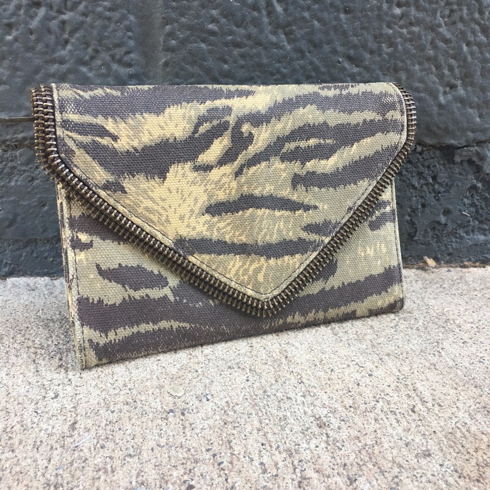 ❌SOLD❌ Matt & Nat Envelope Tiger Striped Wallet
