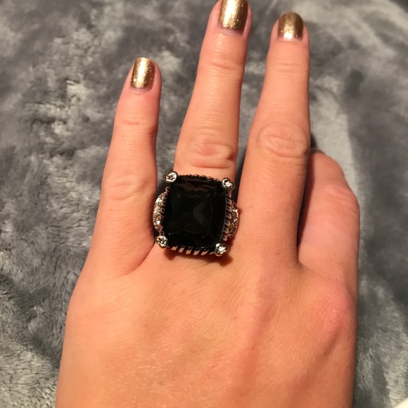 Ring - Picture 3 of 4