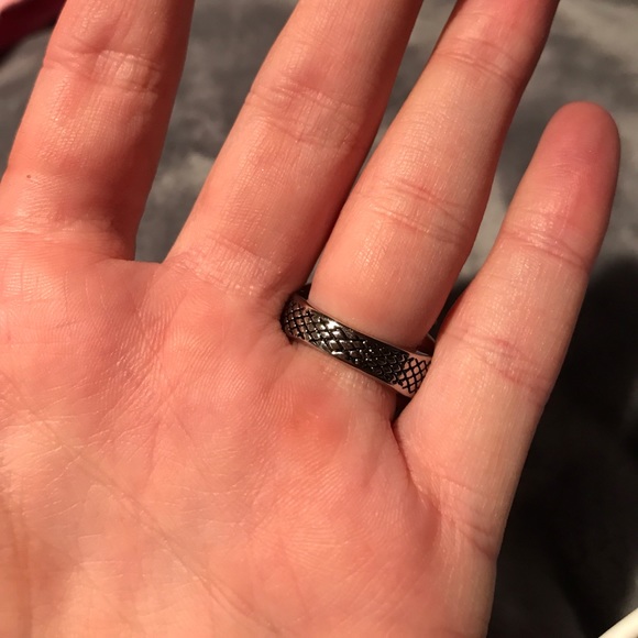 Ring - Picture 4 of 4