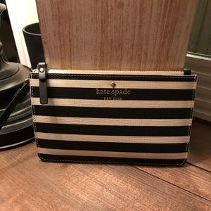 Kate Spade Fairmount Square Slim Bee Wristlet