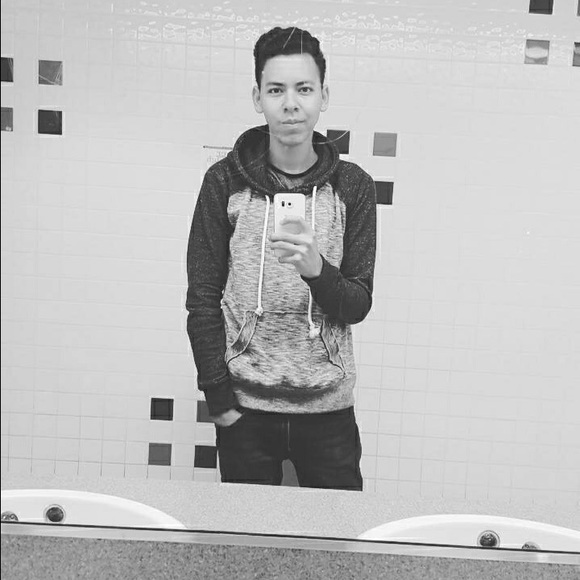 Meet your Posher, Eduardo - Picture 1 of 1