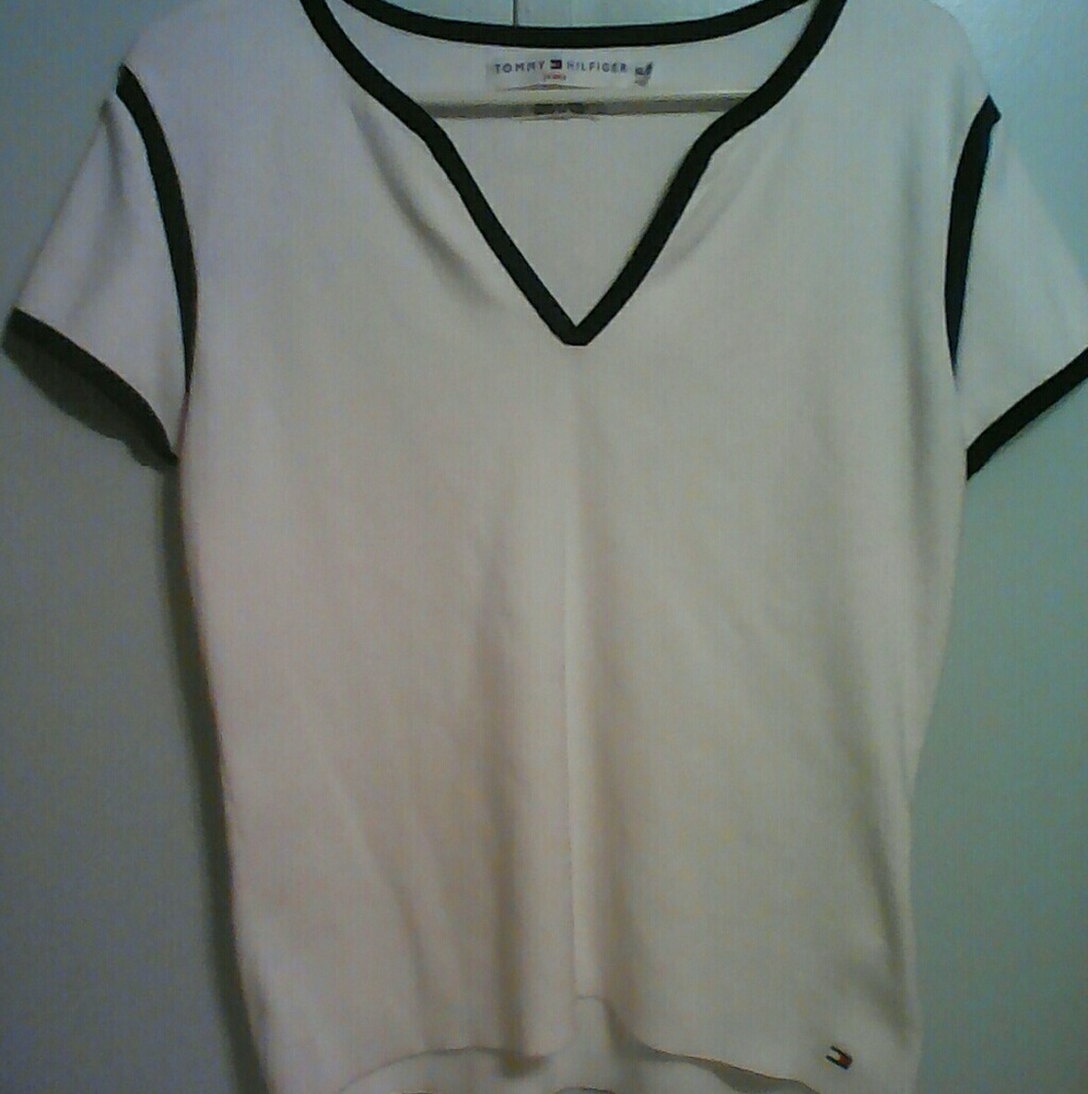 *Tommy Hilfiger classic V neck tee