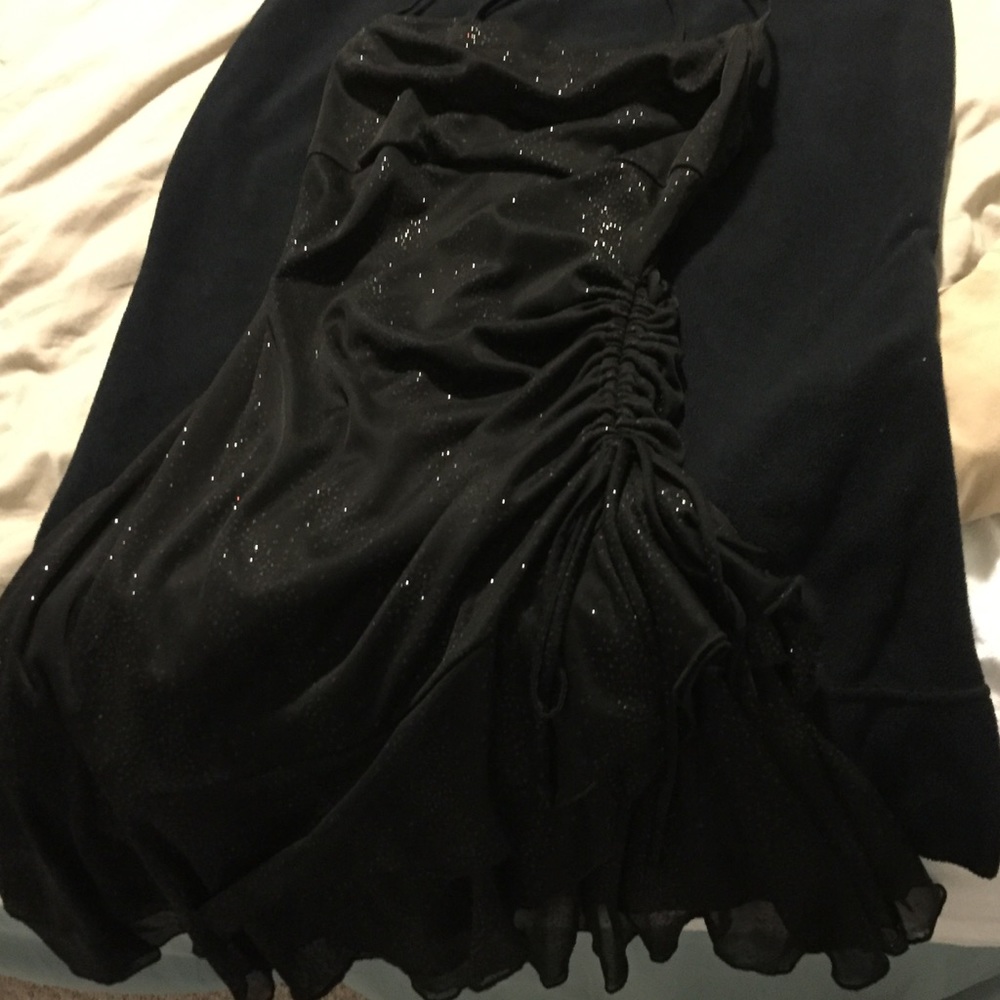 Gorgeous black party dress, every closet’s must-have