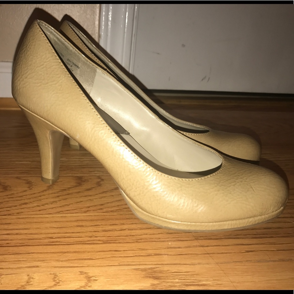 Tan heels