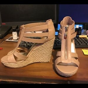 Guess wedges