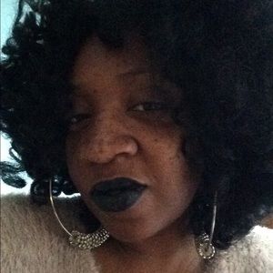 Meet your Posher, Macie