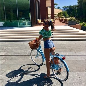 Meet your Posher, Izzy