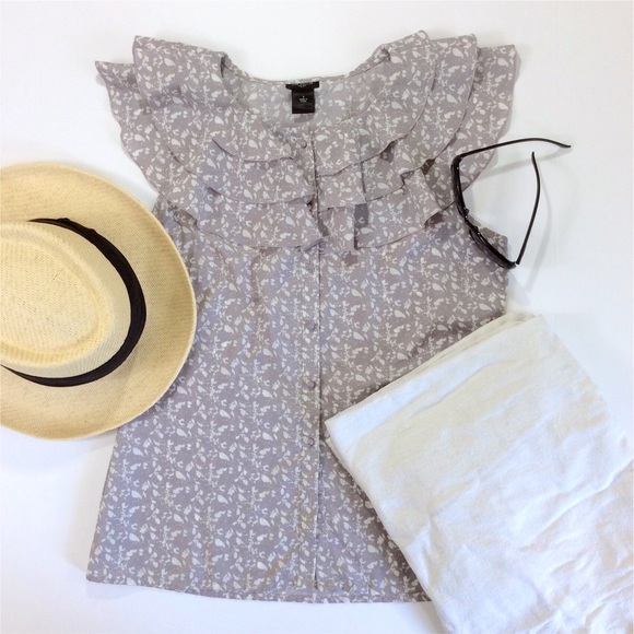 Ann Taylor Tops - Ann Taylor Grey and White Ruffle Neck Top Size 6