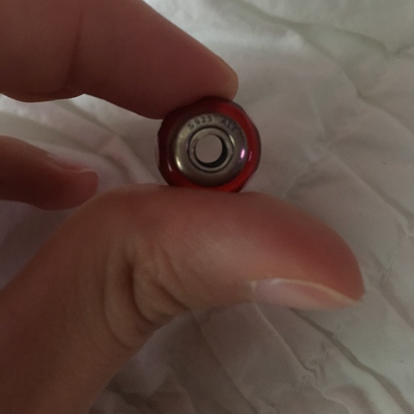 Pandora red glass heart charm - Picture 3 of 3