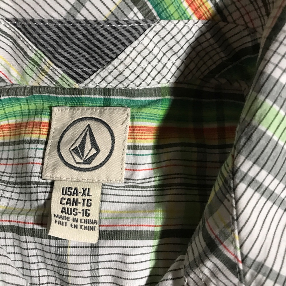 NWOT Volcom youth plaid button-down shirt, XL - Picture 4 of 5