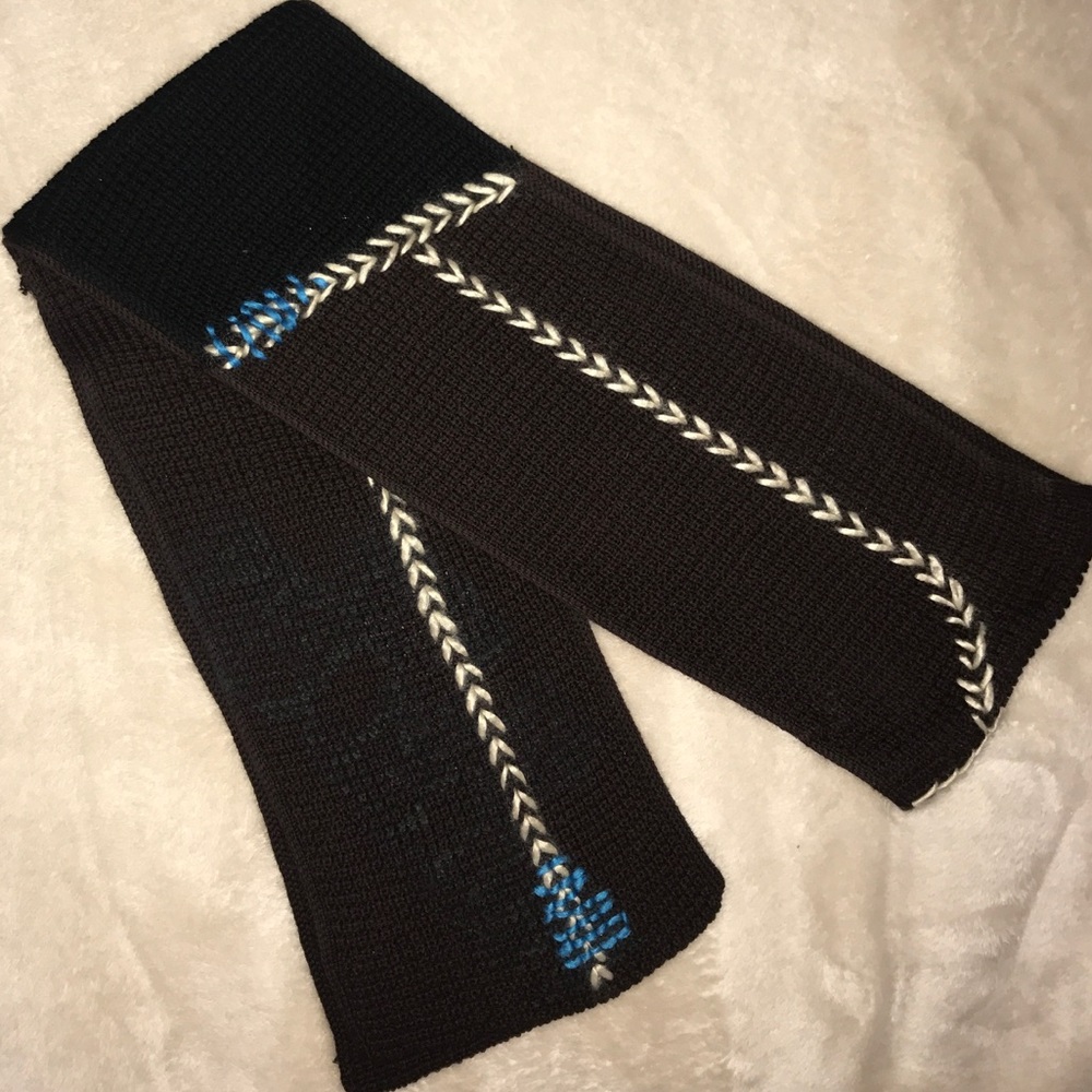 100% Authentic True Religion Ribbed Knit Scarf - Picture 3 of 6