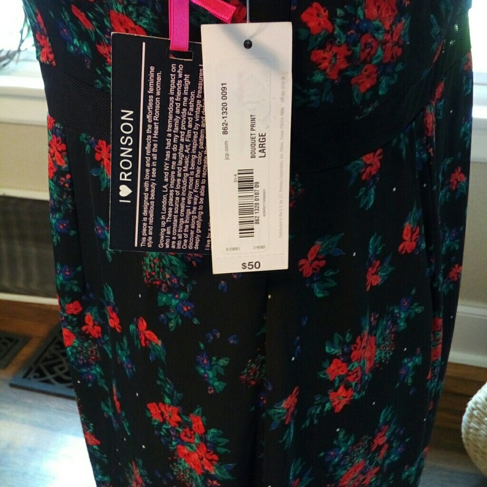 Dress - Picture 4 of 4