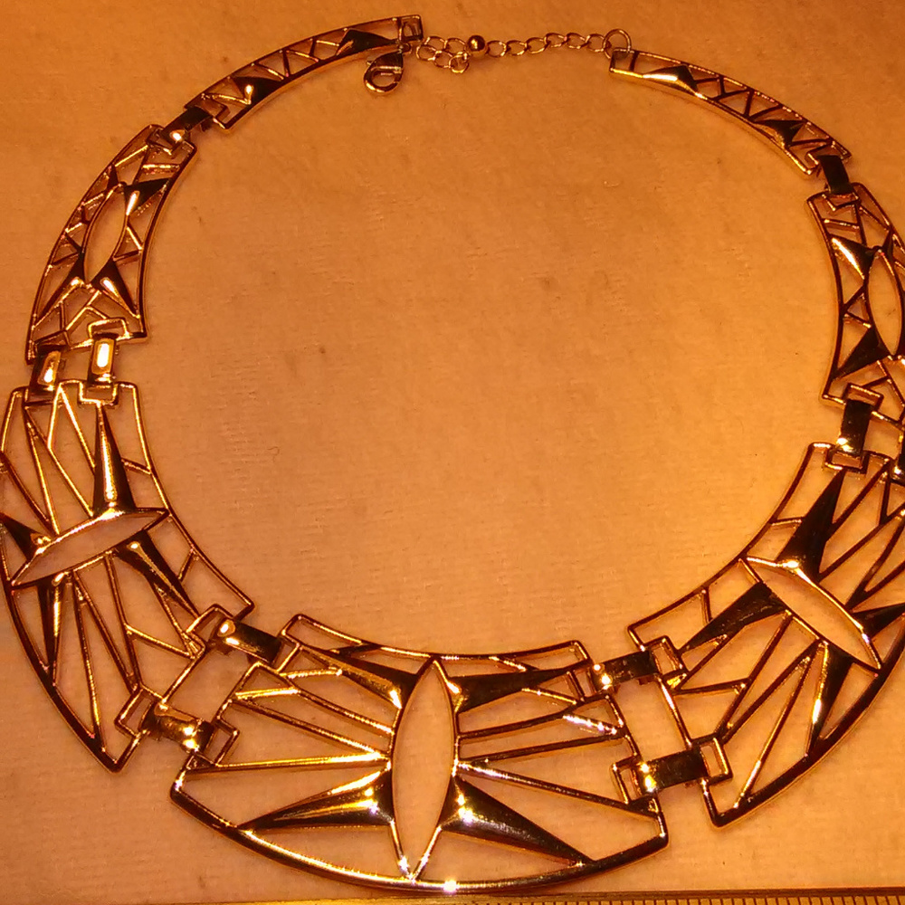 Goldtone Collar necklace