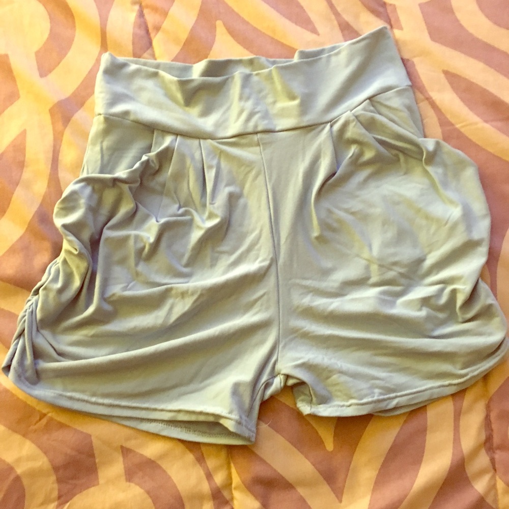 Ladies Harem shorts with 2 side pockets