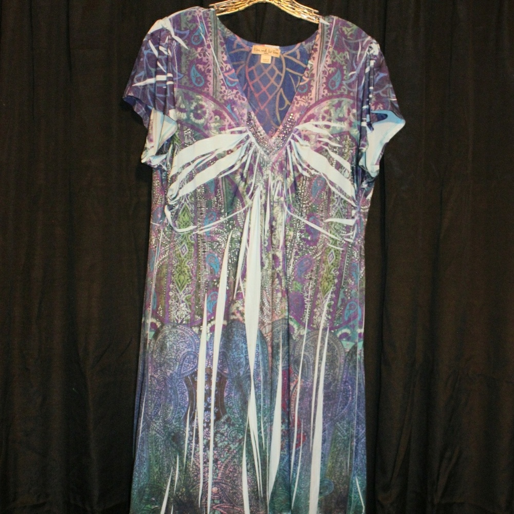 PURPLE TYE DYE LIVE & LET LIVE V NECK DRESS

 