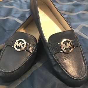 Like new Michael Kors leather loafers!