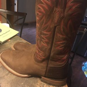 Men's Ariat 11EE boots worn once to a wedding