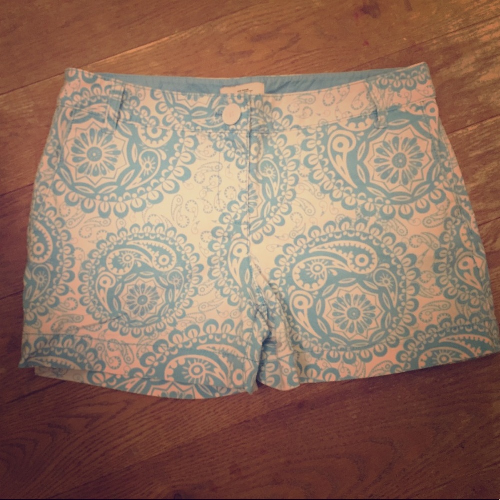 Ann Taylor Loft/blue whit madalion design/size 4