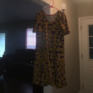 Beautiful 3X Disney rose Lularoe Nicole
