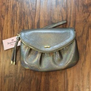 NWT Juicy Couture Traveler Wristlet!