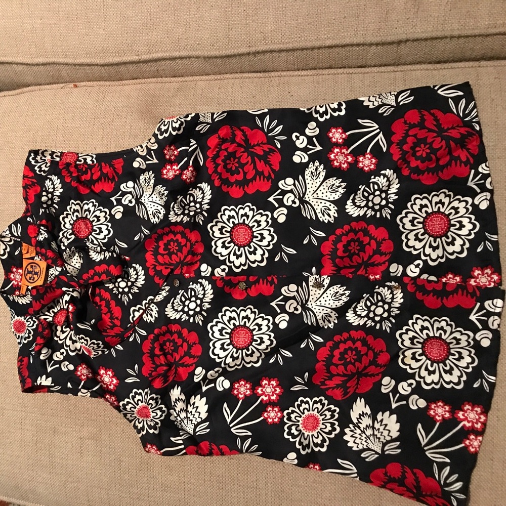 Tory Burch Silk button down sleeveless blouse