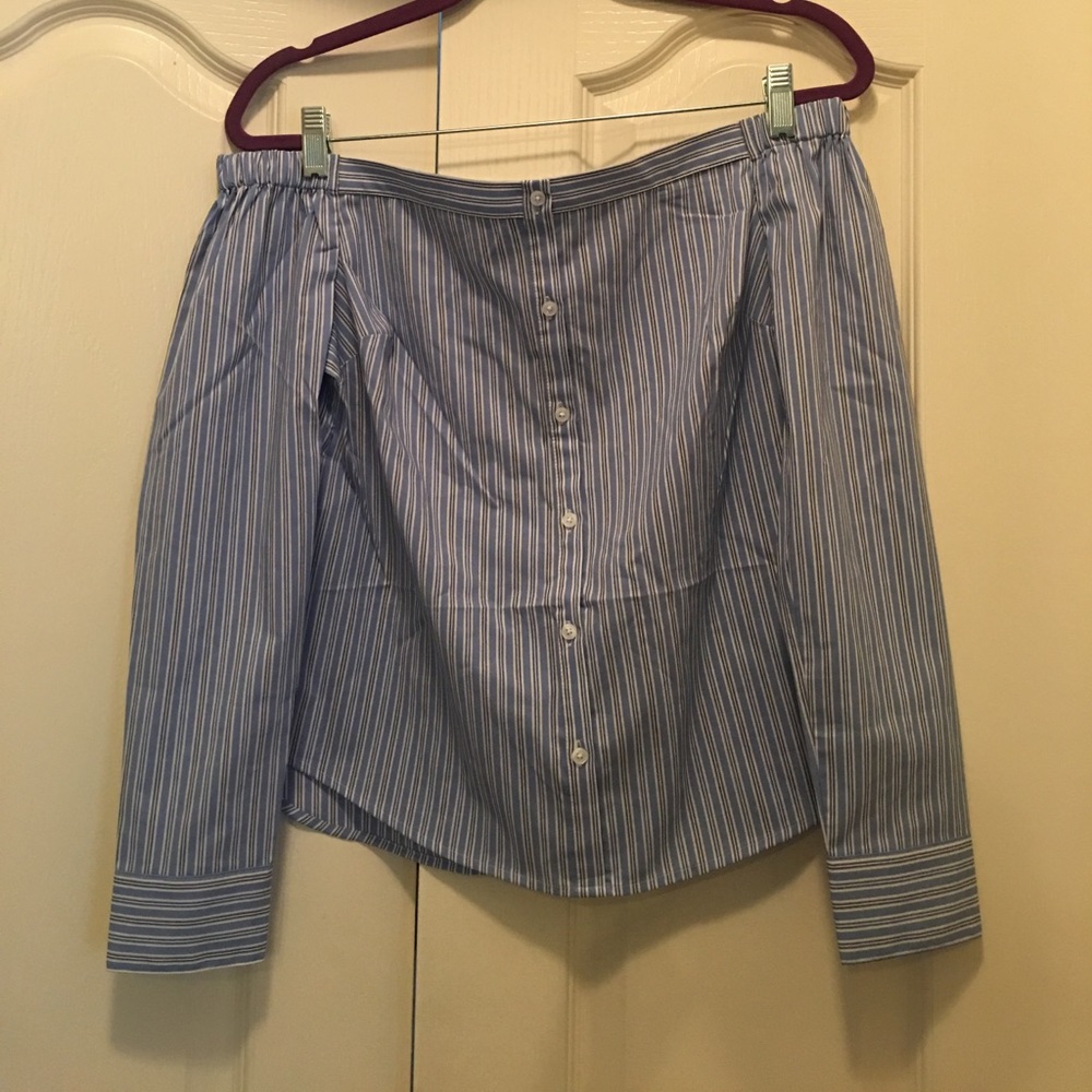 Express off-the-shoulder button-up