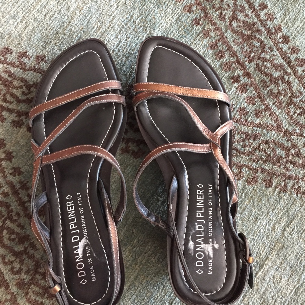 Donald j Pliner. Leather sandals 7 1/2