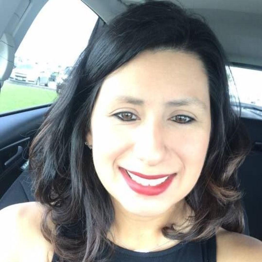 Meet your Posher, Monica