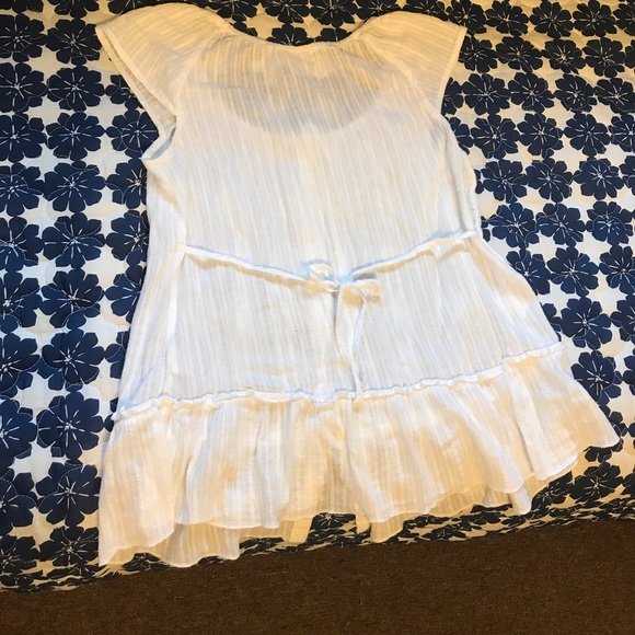 White summer shirt - Picture 2 of 3