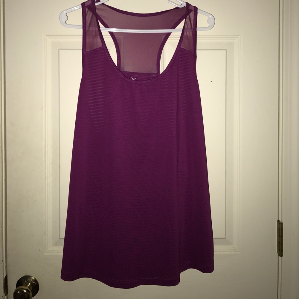 Old Navy tank. Maroon color