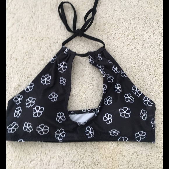 NEW‼️ 2-in-1 Bikini Set 👙 with reversible bottom! - Picture 3 of 5