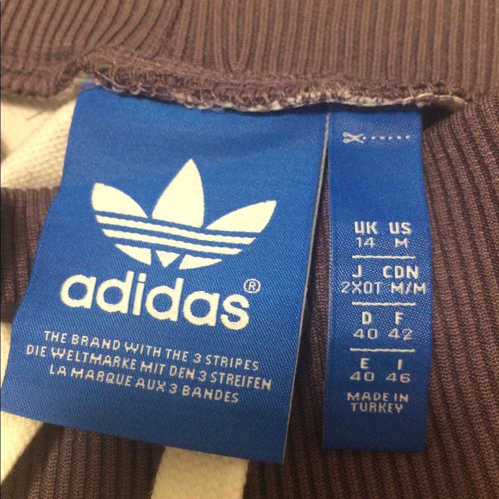 NWOT Adidas Originals NYC cityscape track shorts M - Picture 3 of 3