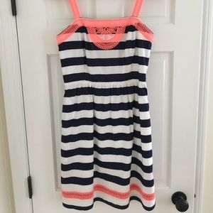 Vineyard Vines size 2 dress with stripes&details!