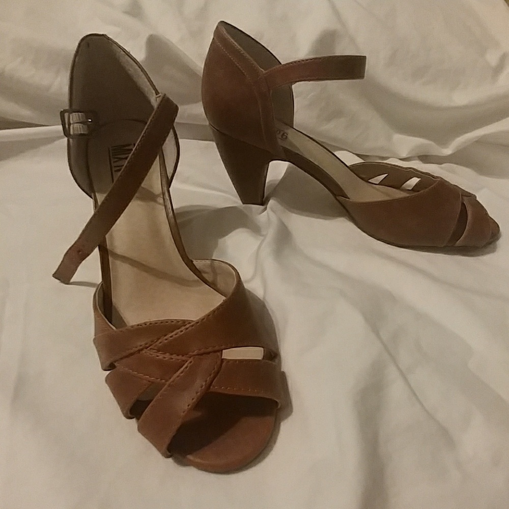 Mix No 6 tan Heels