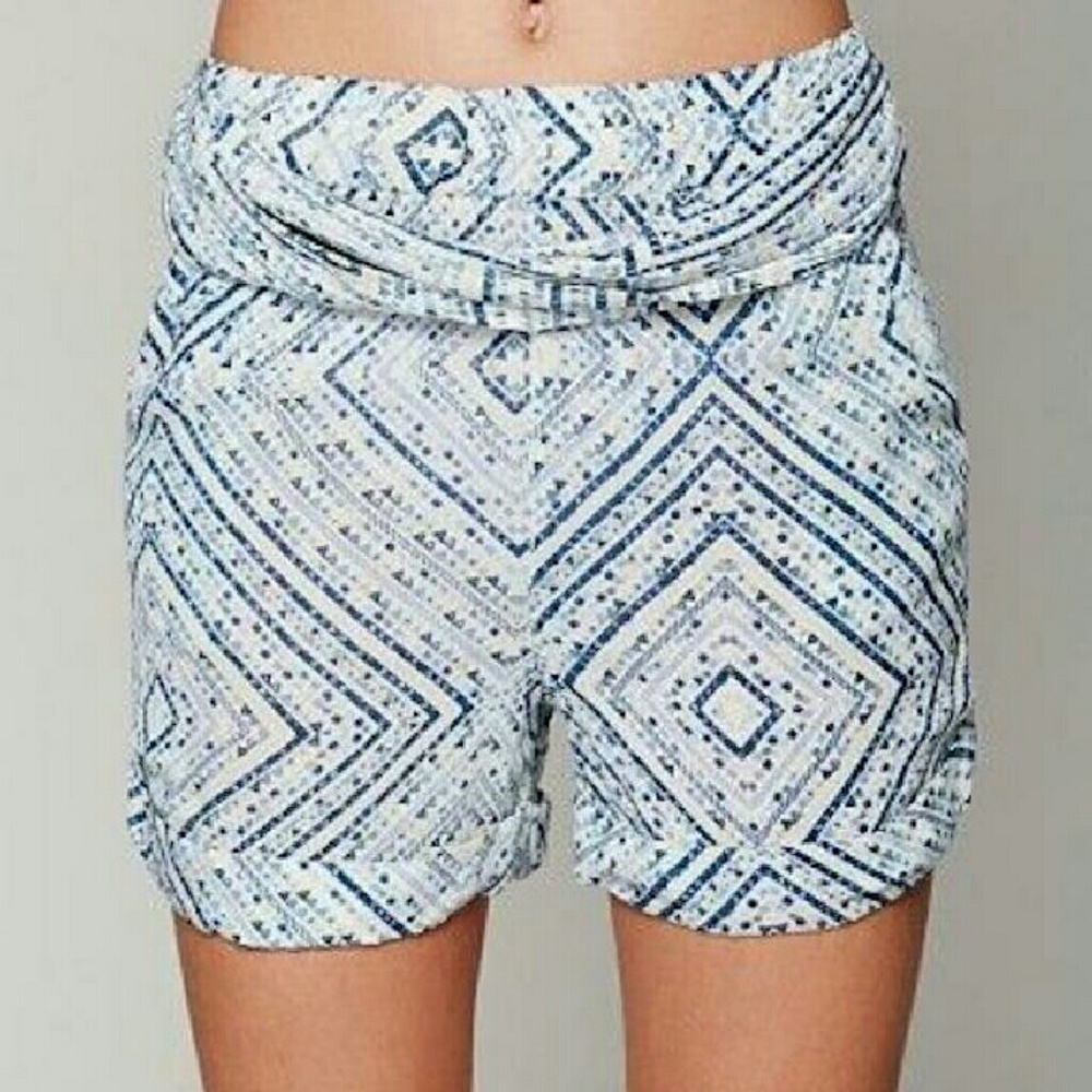 ☇PRICE DROP☇FP Printed High Rise Cuffed Shorts