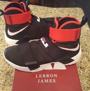 Mens Lebron Solder 10 sz 11