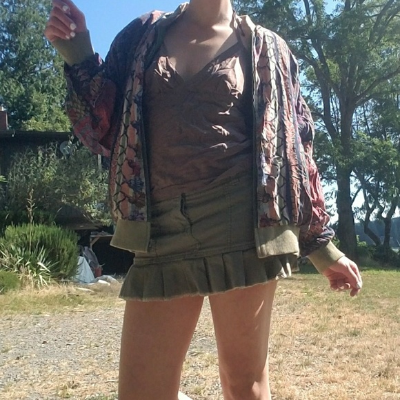 100% Silk Bowler jacket. - Picture 3 of 3