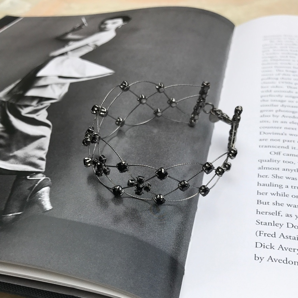 ✨Black beaded Icing bracelet ✨