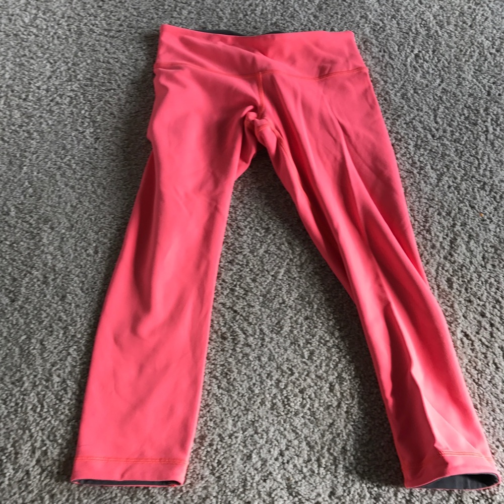 Reversible Lululemon Wunder Under Crop Leggings