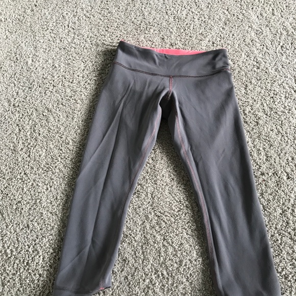 Reversible Lululemon Wunder Under Crop Leggings - Picture 4 of 6