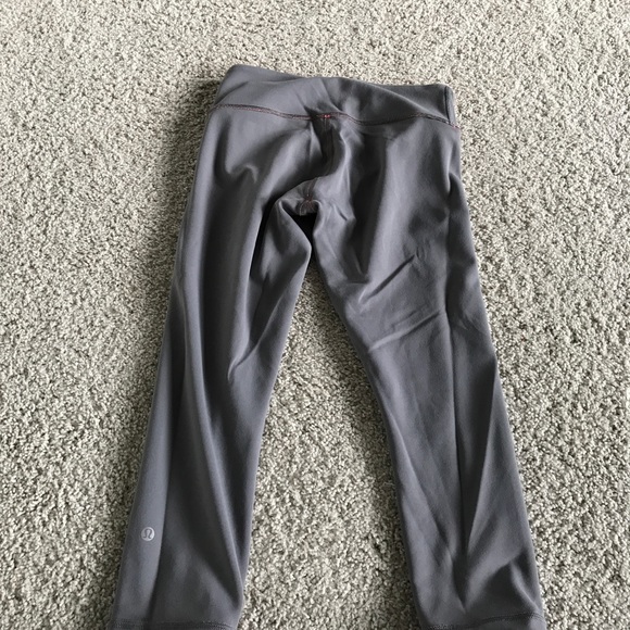 Reversible Lululemon Wunder Under Crop Leggings - Picture 6 of 6