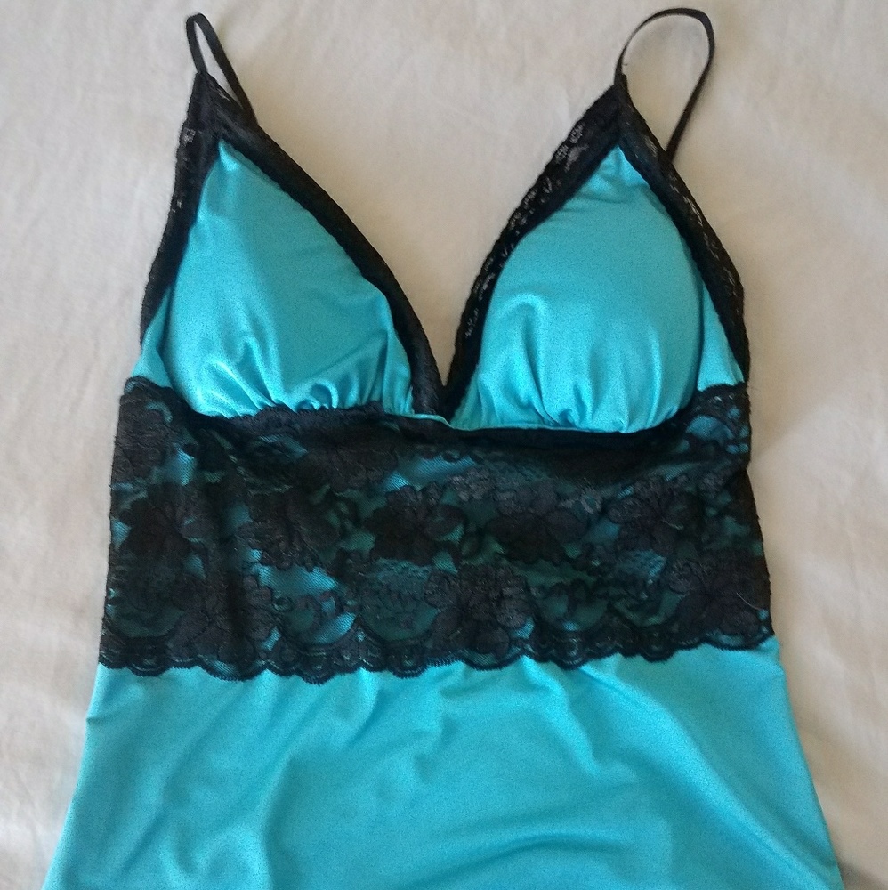 Cute silk cami.. Size Medium