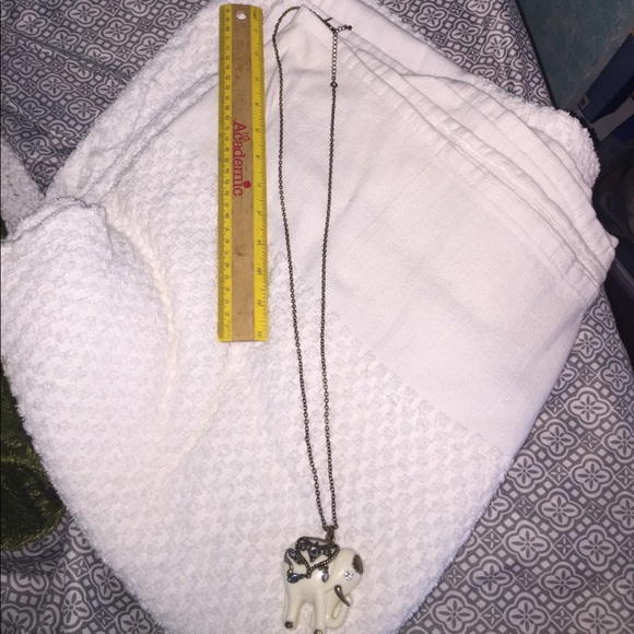 💕2X HP💕 Long elephant necklace - Picture 2 of 5