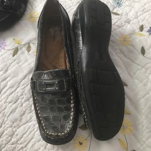NATURLIZER LEATHER ALLIGATOR LOOK LOAFERS