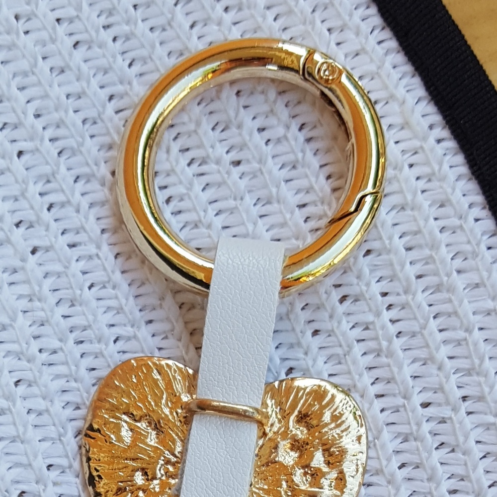 Heart Rhinestone Tassel Keychain - Picture 4 of 4