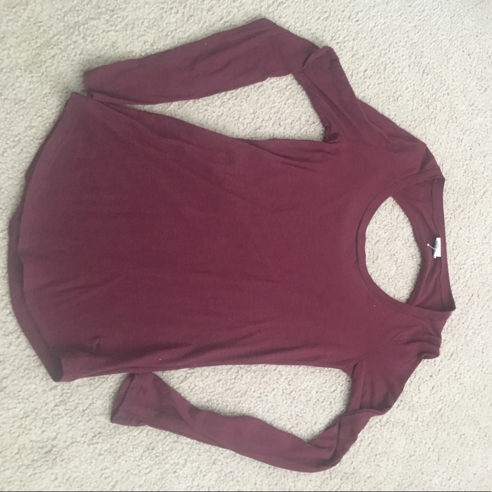 Super cute cutout back maroon PINK shirt